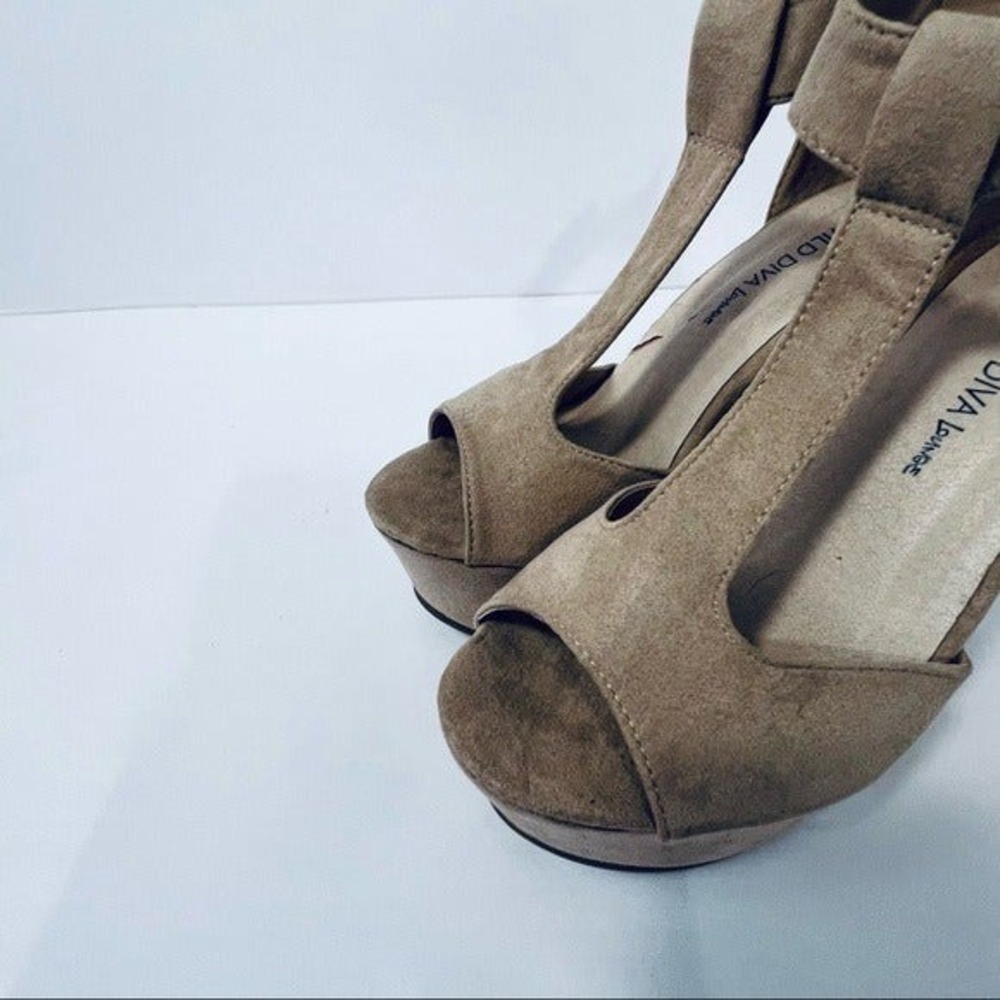 Wild‎ Diva Lounge Women's Nude Suede Wedge Sandals with Ankle Strap Size 6 - Picture 6 of 12